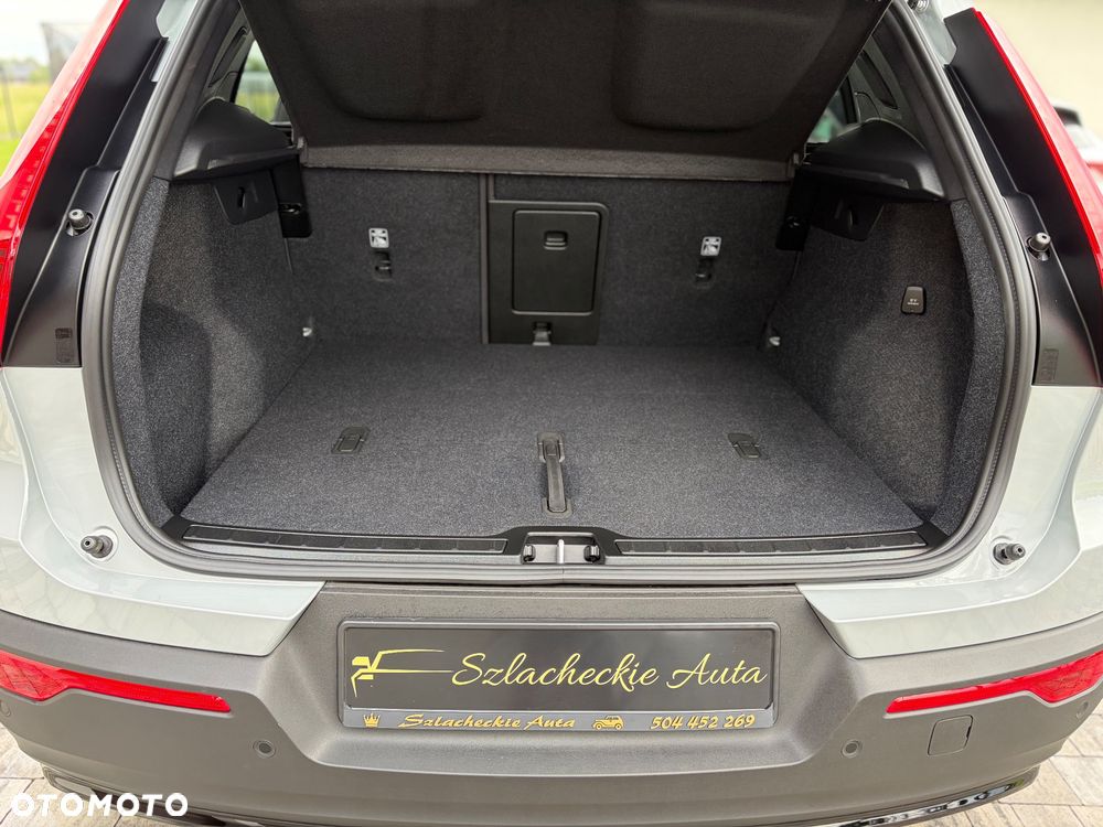 Volvo XC 40 B3 B DKG Ultra Black Edition - 9