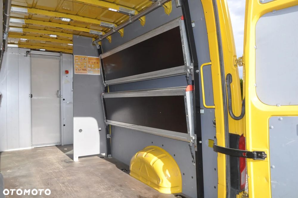 Volkswagen Crafter - 19