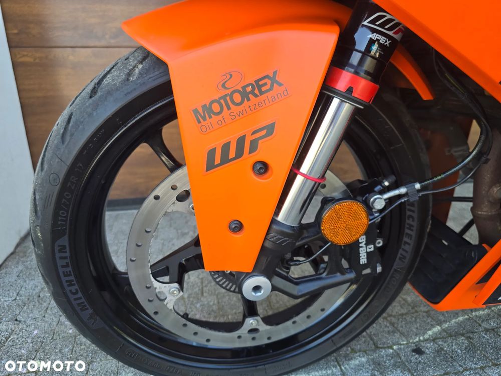 KTM RC 125 - 26