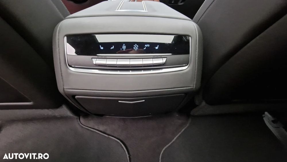 Cadillac Escalade 6.2 V8 AWD AT Premium - 32