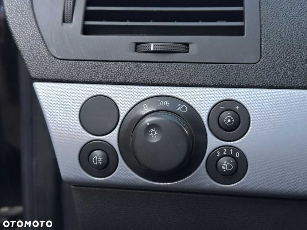 Opel Astra 1.6 Edition - 12