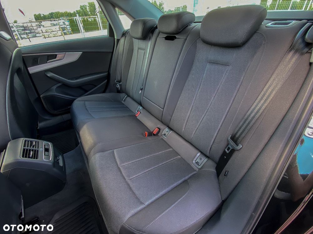 Audi A4 Limousine - 18