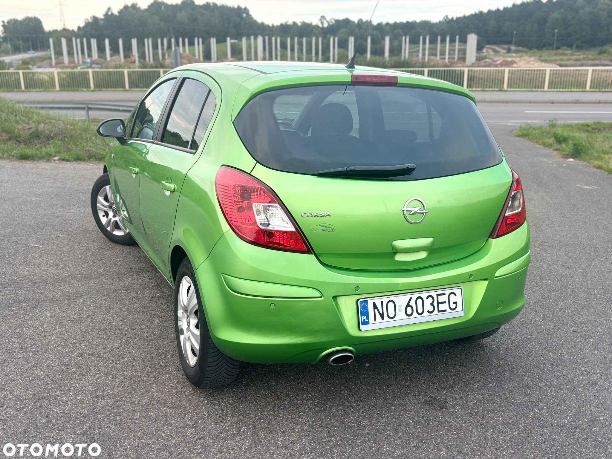 Opel Corsa 1.4 16V Satellite - 4