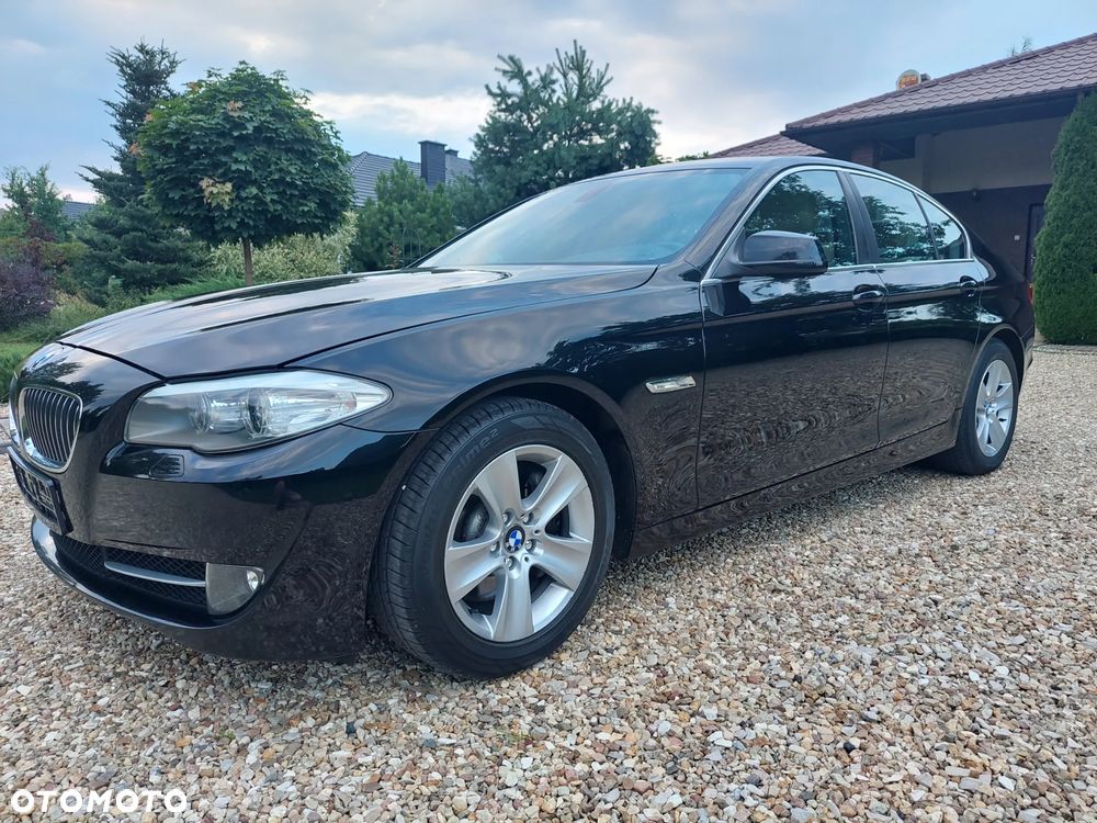 BMW Seria 5 528i - 30
