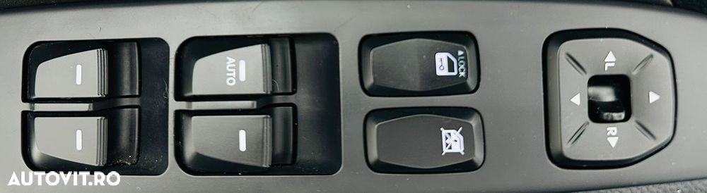 Hyundai ix35 1.7 CRDI 2WD blue Finale Silver - 12