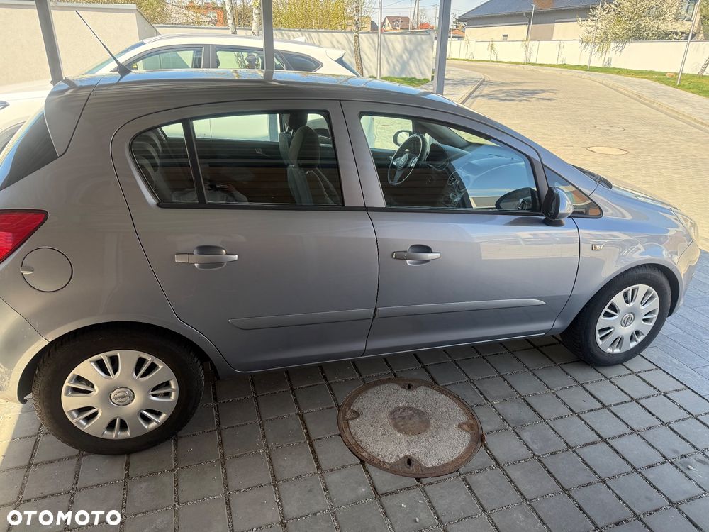 Opel Corsa 1.2 16V Edition - 10