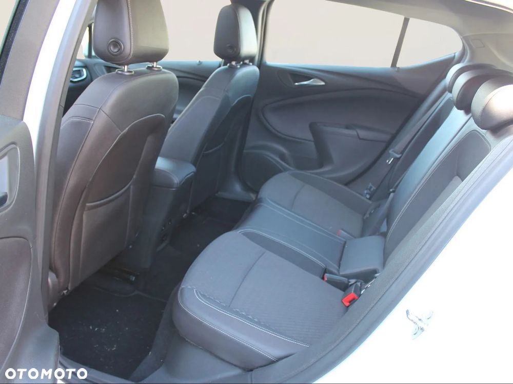 Opel Astra 1.6 BiTurbo D (CDTI) Start/Stop Business - 6