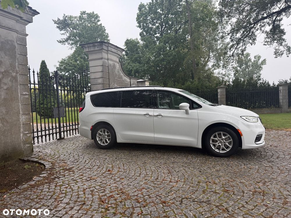 Chrysler Pacifica - 11