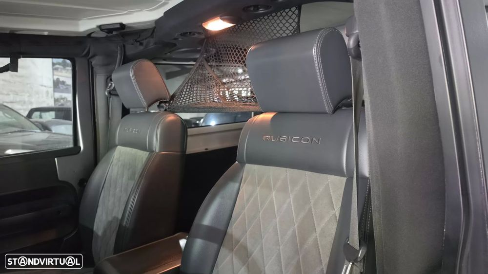 Jeep Wrangler 2.8 CRD ATX Sport - 37