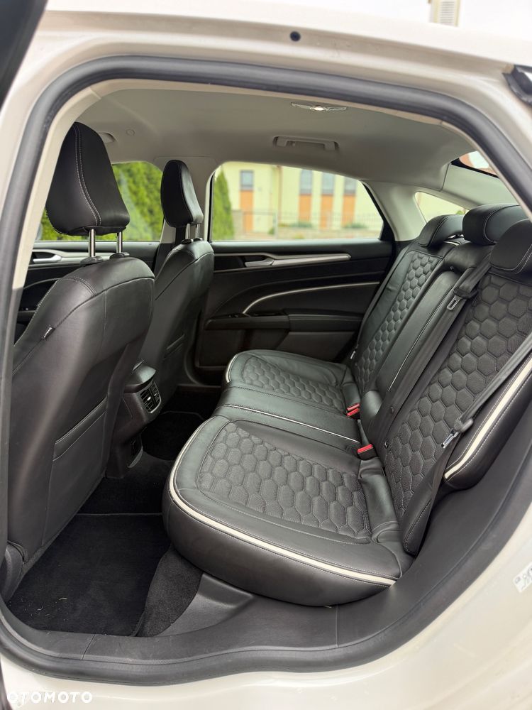 Ford Mondeo 2.0 Hybrid Vignale Plus - 25