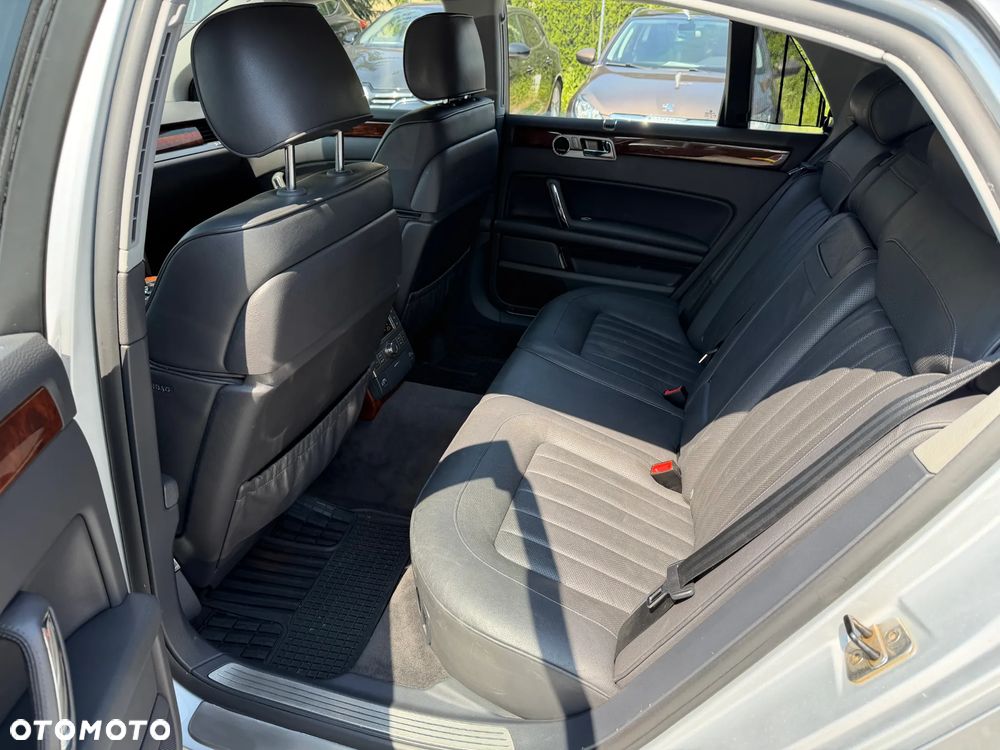 Volkswagen Phaeton 4.2 V8 4MOTION Automatik (5 Sitzer) - 24