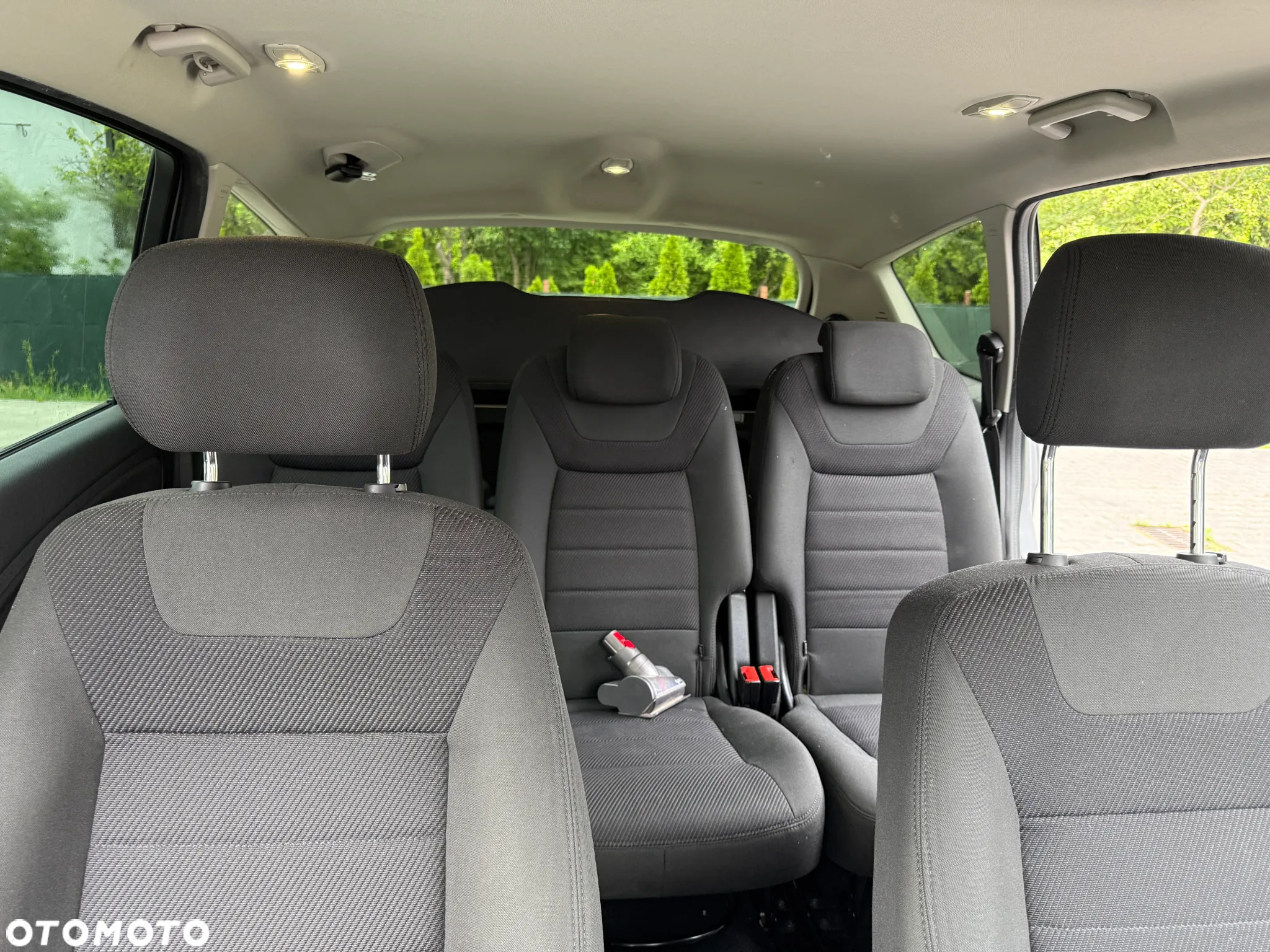 Ford S-Max - 11