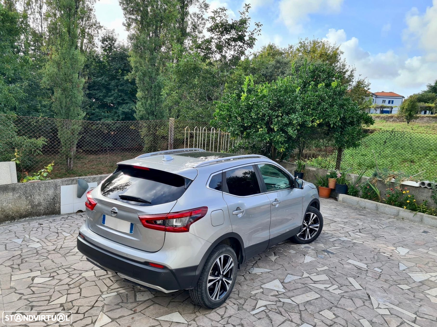 Nissan Qashqai 1.2 DIG-T N-Connecta 18 - 25