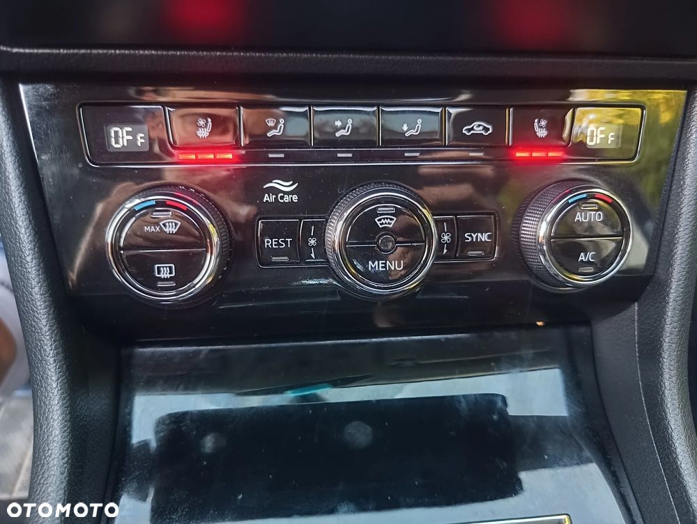 Skoda Superb 2.0 TDI DSG Premium Edition - 26