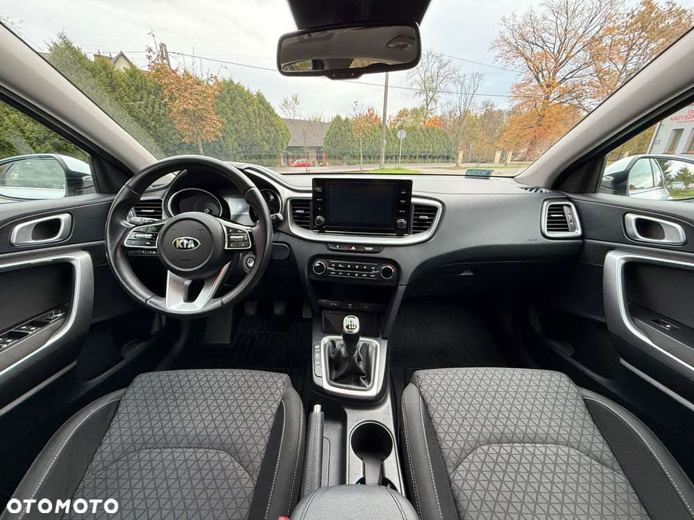 Kia Ceed 1.6 CRDi SCR L Business Line Plus - 19