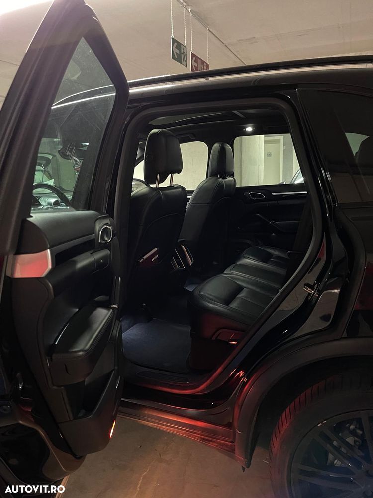Porsche Cayenne - 4