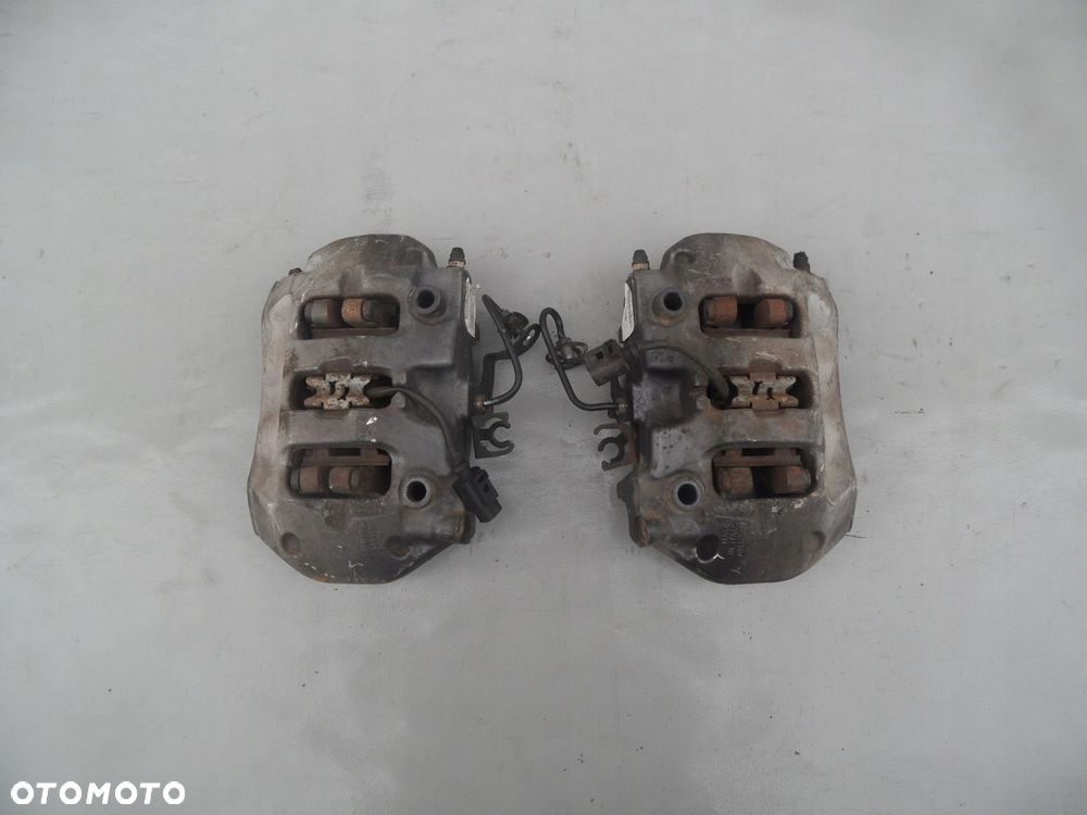 ZACISK HAMULCOWY PRAWY LEWY PORSCHE 7P0 7P5