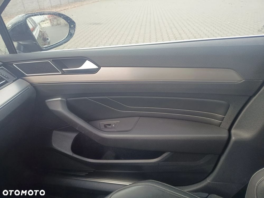 Volkswagen Passat - 6