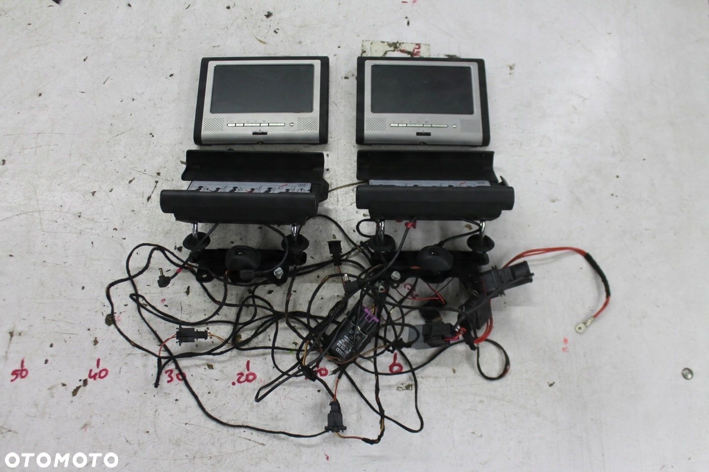 EKRAN MONITOR DVD ZESTAW UCHWYT 4L0064700 AUDI Q7 4L 05-09 - 1