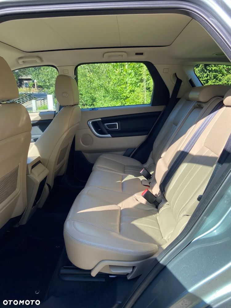 Land Rover Discovery Sport - 28