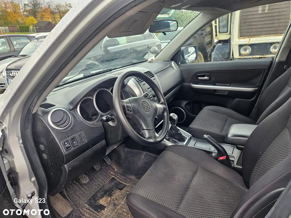 Suzuki Grand Vitara 2.0 Club - 7