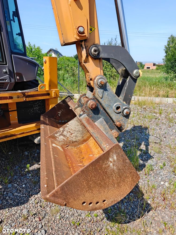 Case 695SV - 7