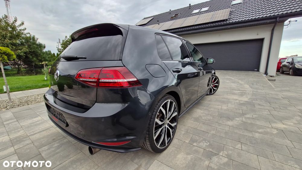 Volkswagen Golf GTI Performance BlueMotion Technology - 4