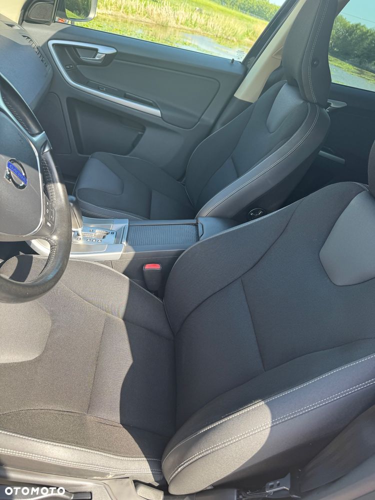 Volvo XC 60 2.4D AWD - 12