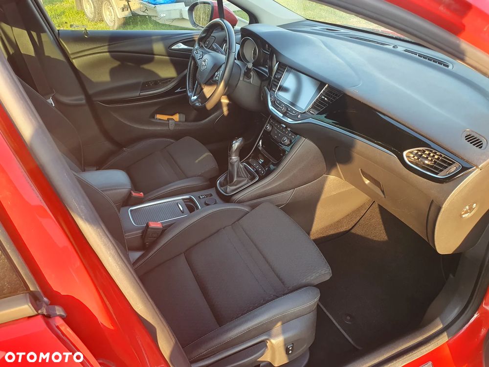 Volvo V40 T3 R-Design Kinetic - 11