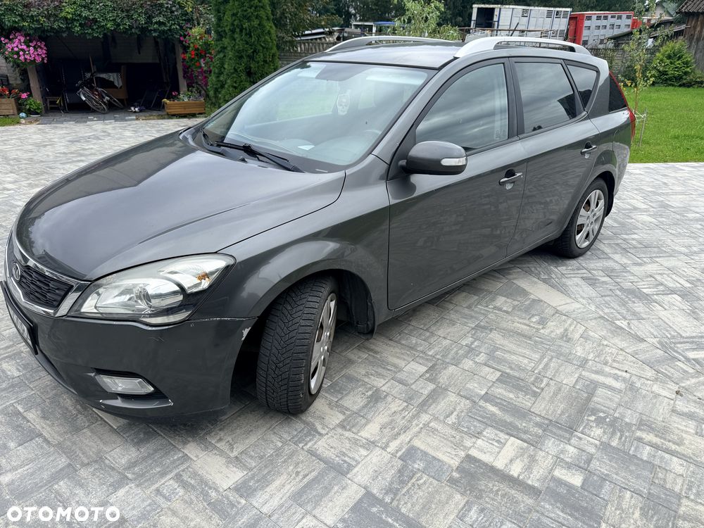 Kia Ceed - 4