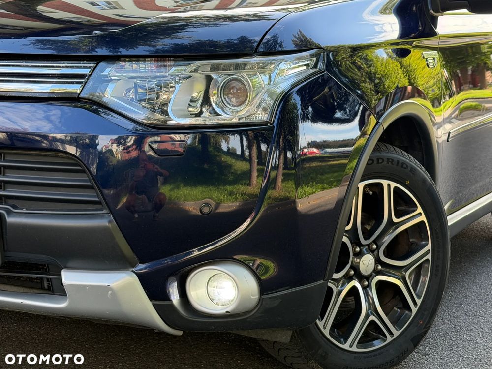 Mitsubishi Outlander 2.0 4WD Top - 30