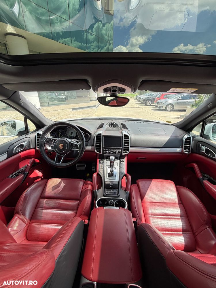 Porsche Cayenne - 9