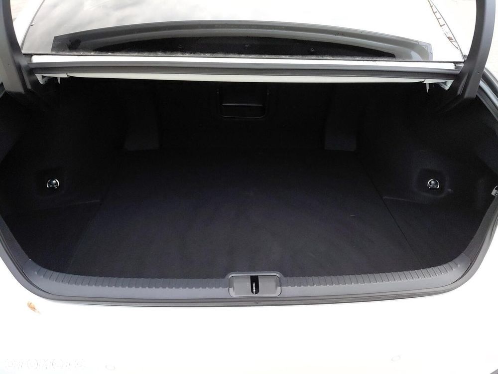 Lexus ES 300h Business Edition - 26