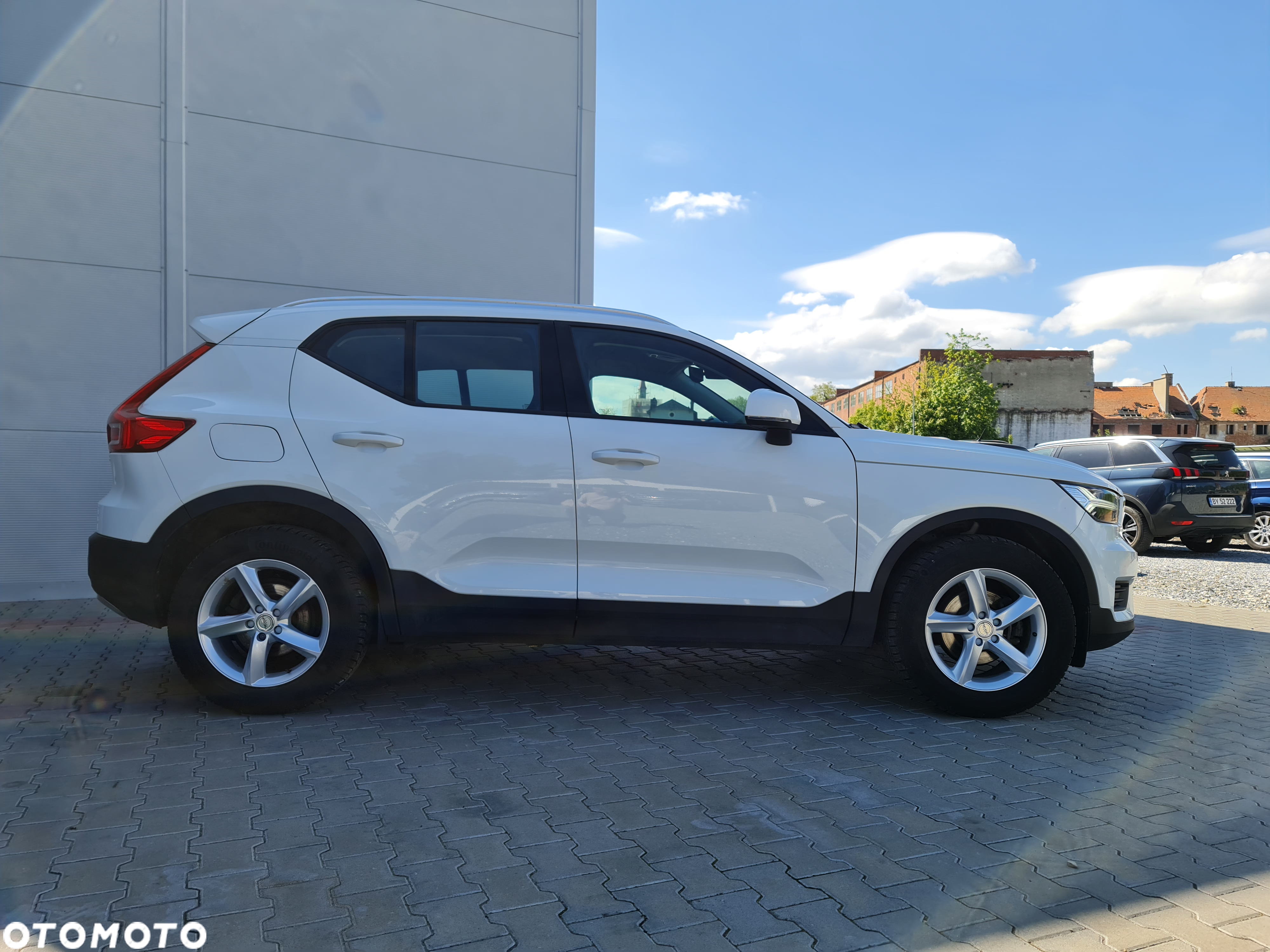 Volvo XC 40 D3 AWD Geartronic Momentum Pro - 4