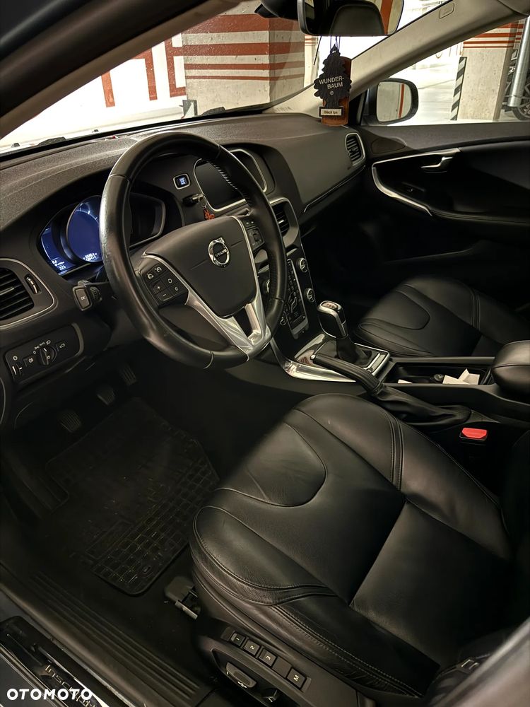 Volvo V40 D2 Inscription - 13