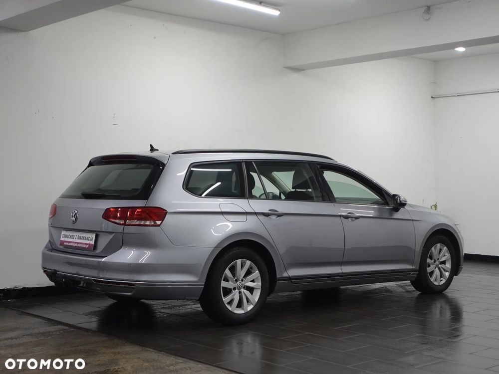 Volkswagen Passat - 9