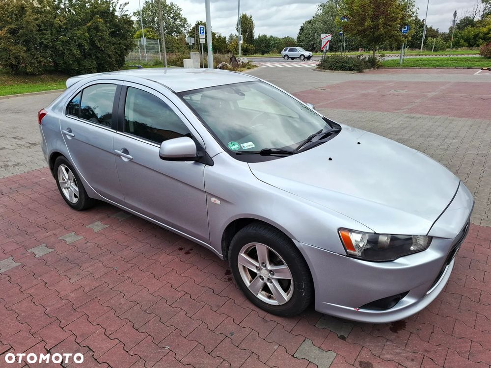 Mitsubishi Lancer 1.5 Inform - 1