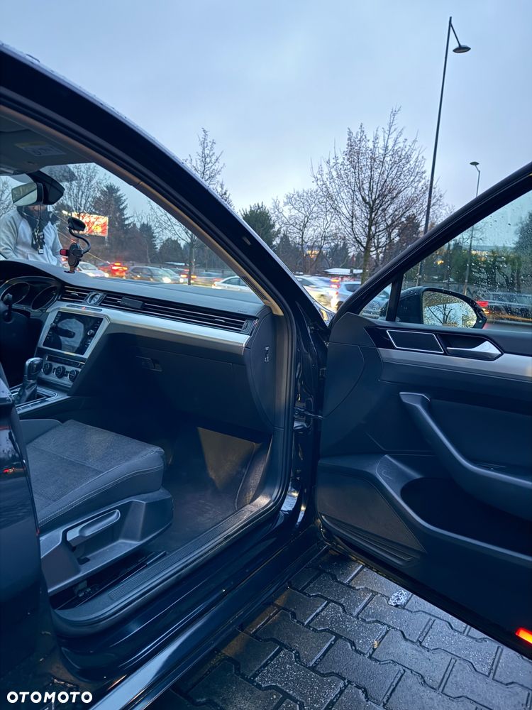 Volkswagen Passat 1.6 TDI SCR DSG Comfortline - 9