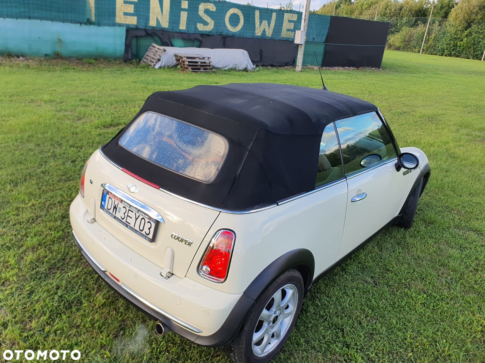 MINI Cooper Cabrio Sidewalk - 19