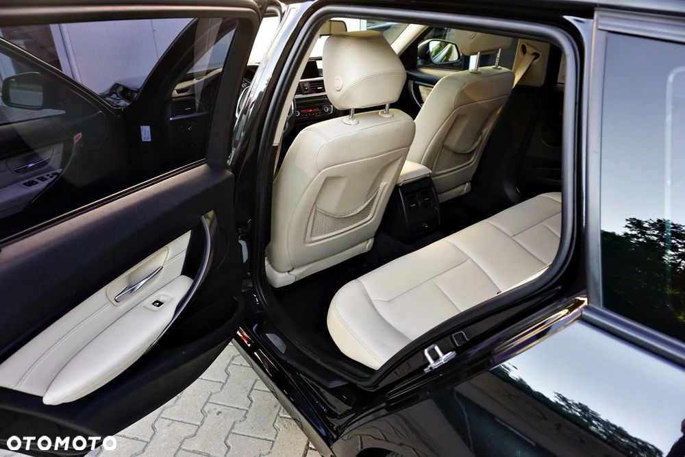 BMW Seria 3 330d Modern Line - 22