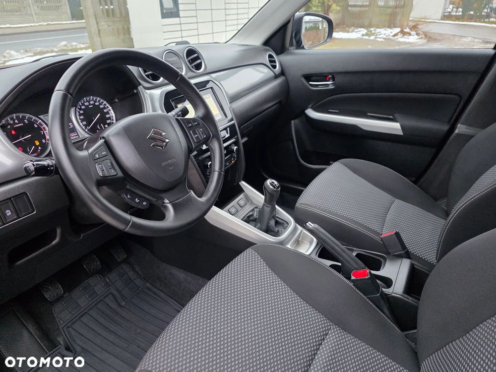 Suzuki Vitara 1.6 Comfort 2WD - 18