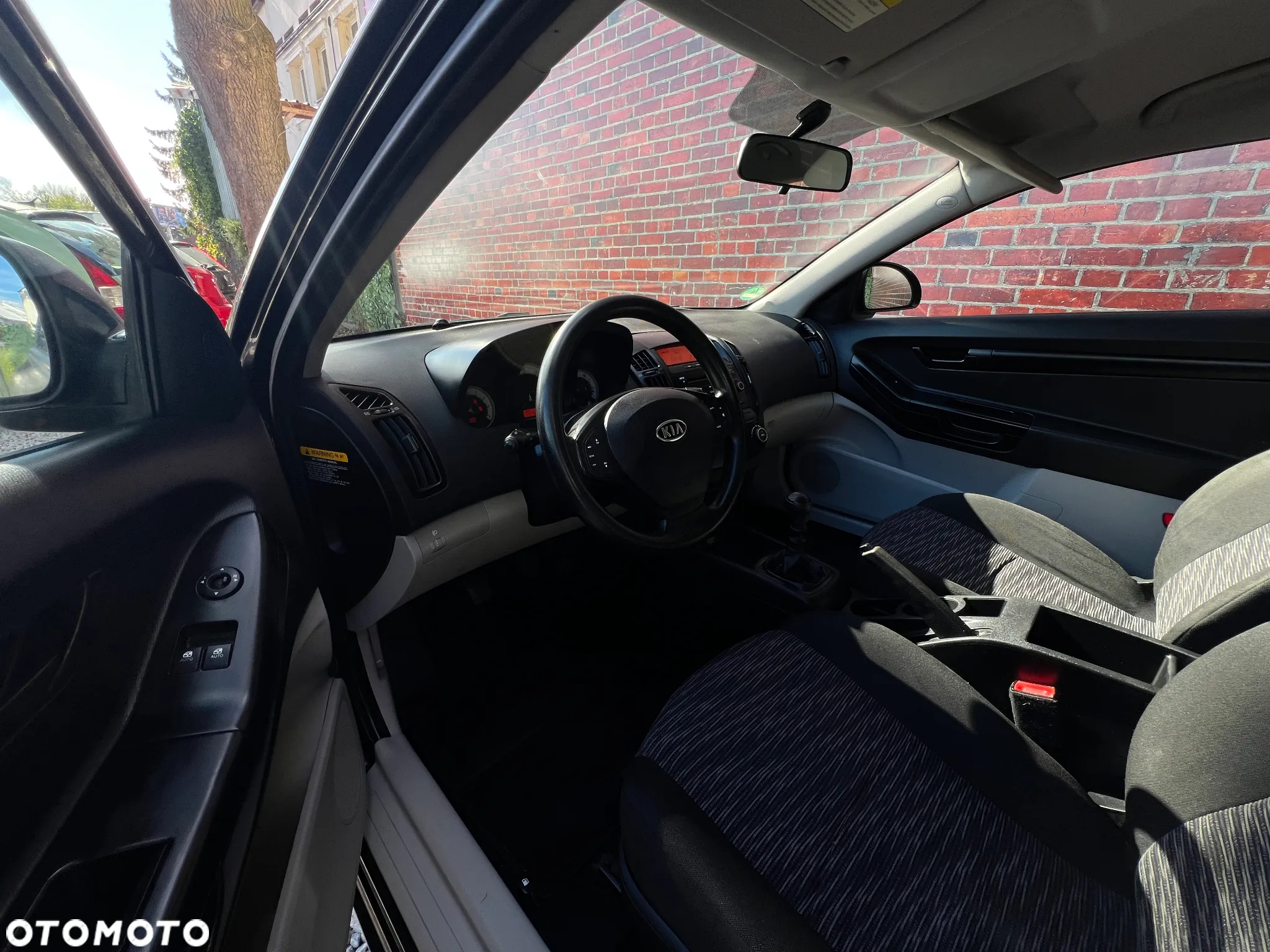 Kia Ceed - 8