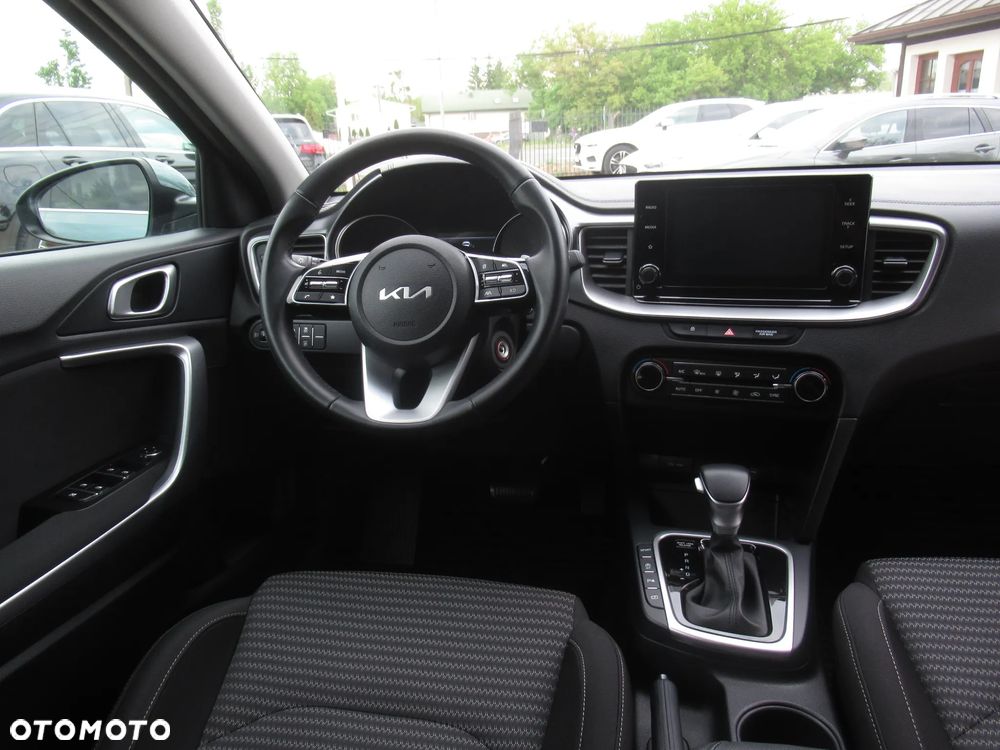 Kia Ceed 1.5 T-GDI M DCT - 11