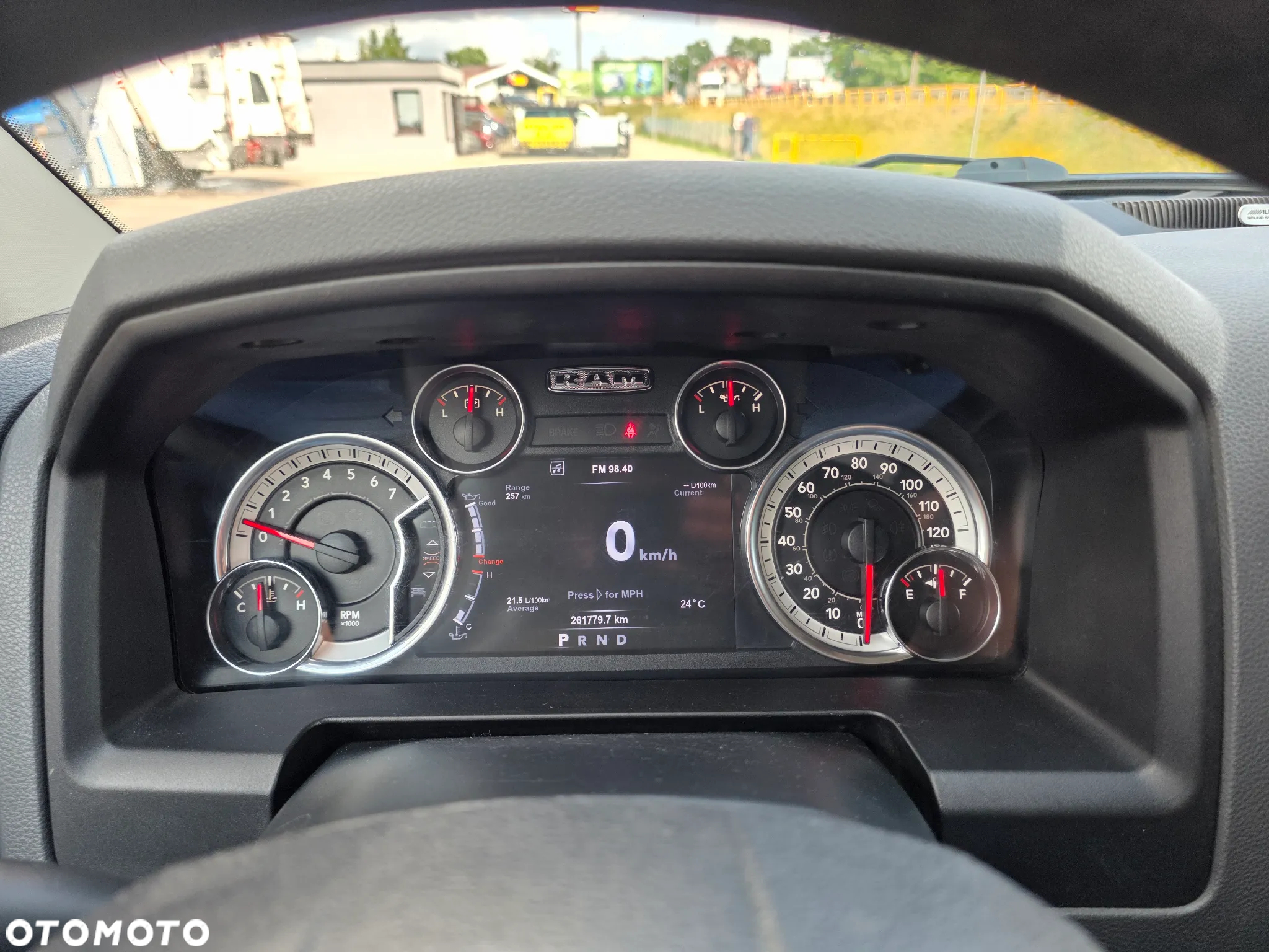 RAM 1500 - 12