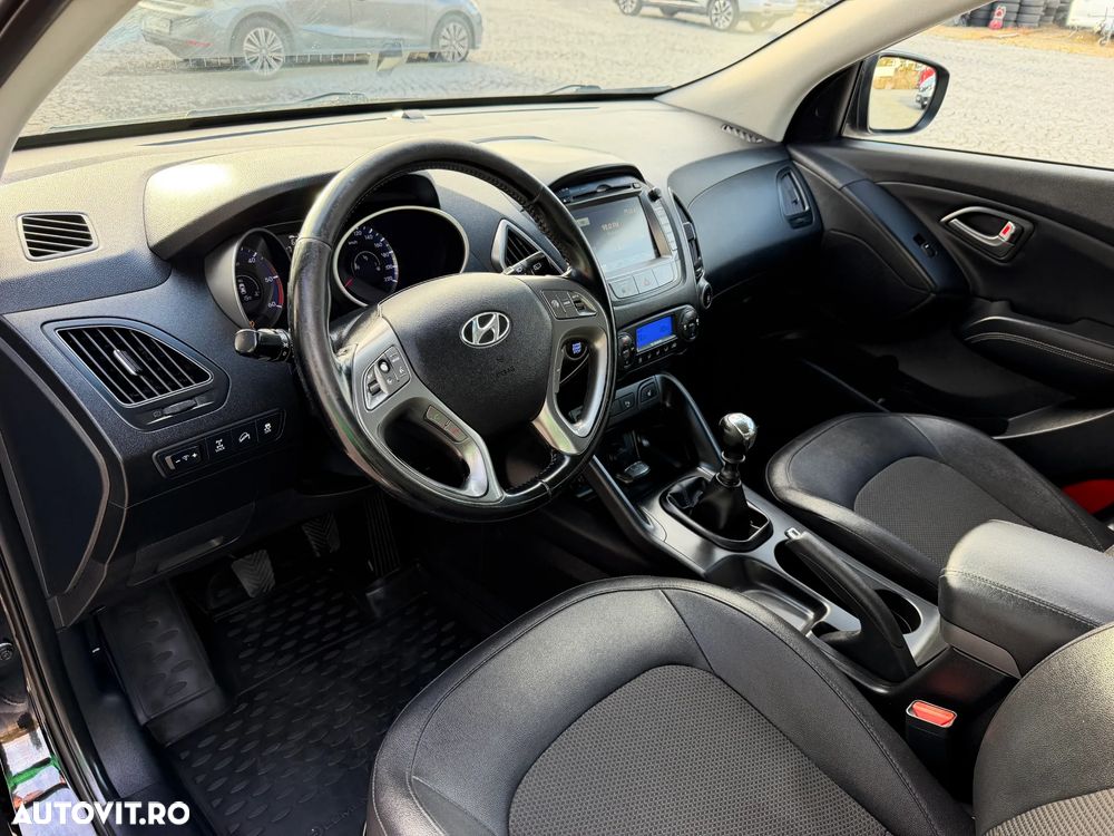 Hyundai ix35 2.0 CRDI 4WD Fifa World Cup Gold Edition - 7