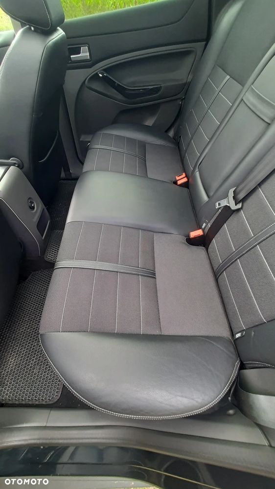 Ford Kuga 2.0 TDCi 4WD Titanium - 17