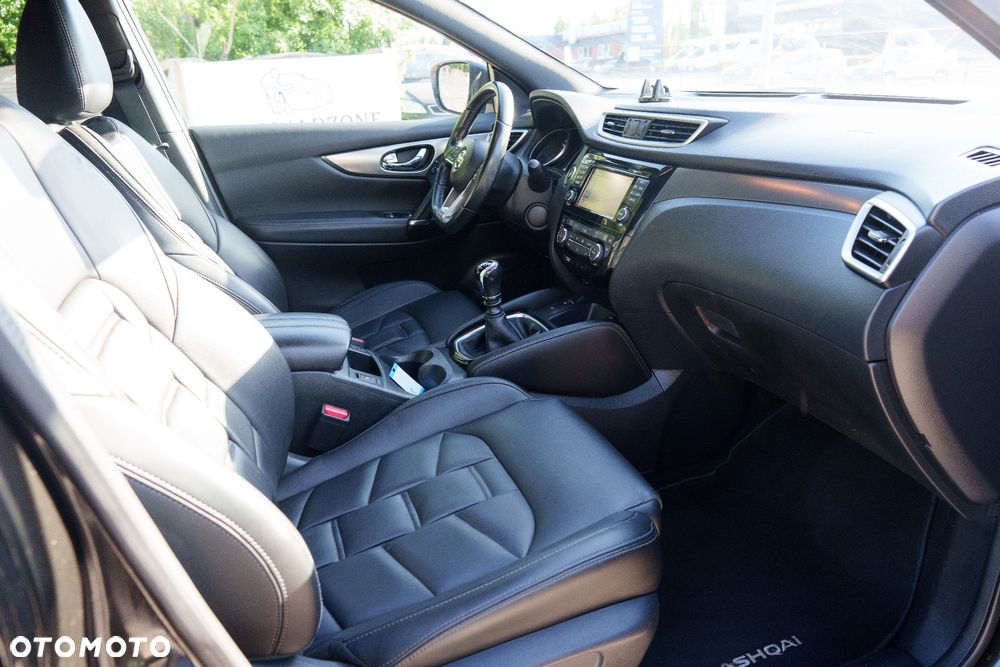 Nissan Qashqai 1.6 DIG-T N-Connecta - 24
