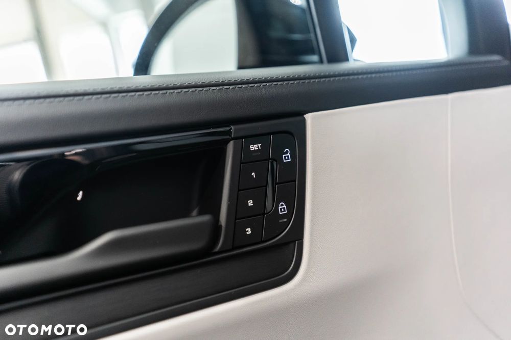 Porsche Cayenne S E-Hybrid PHEV Black Edition - 17