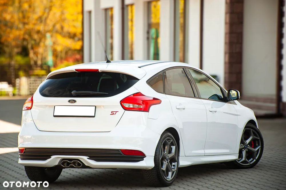 Ford Focus 2.0 TDCi ST mit Leder-Exclusiv-Paket - 11