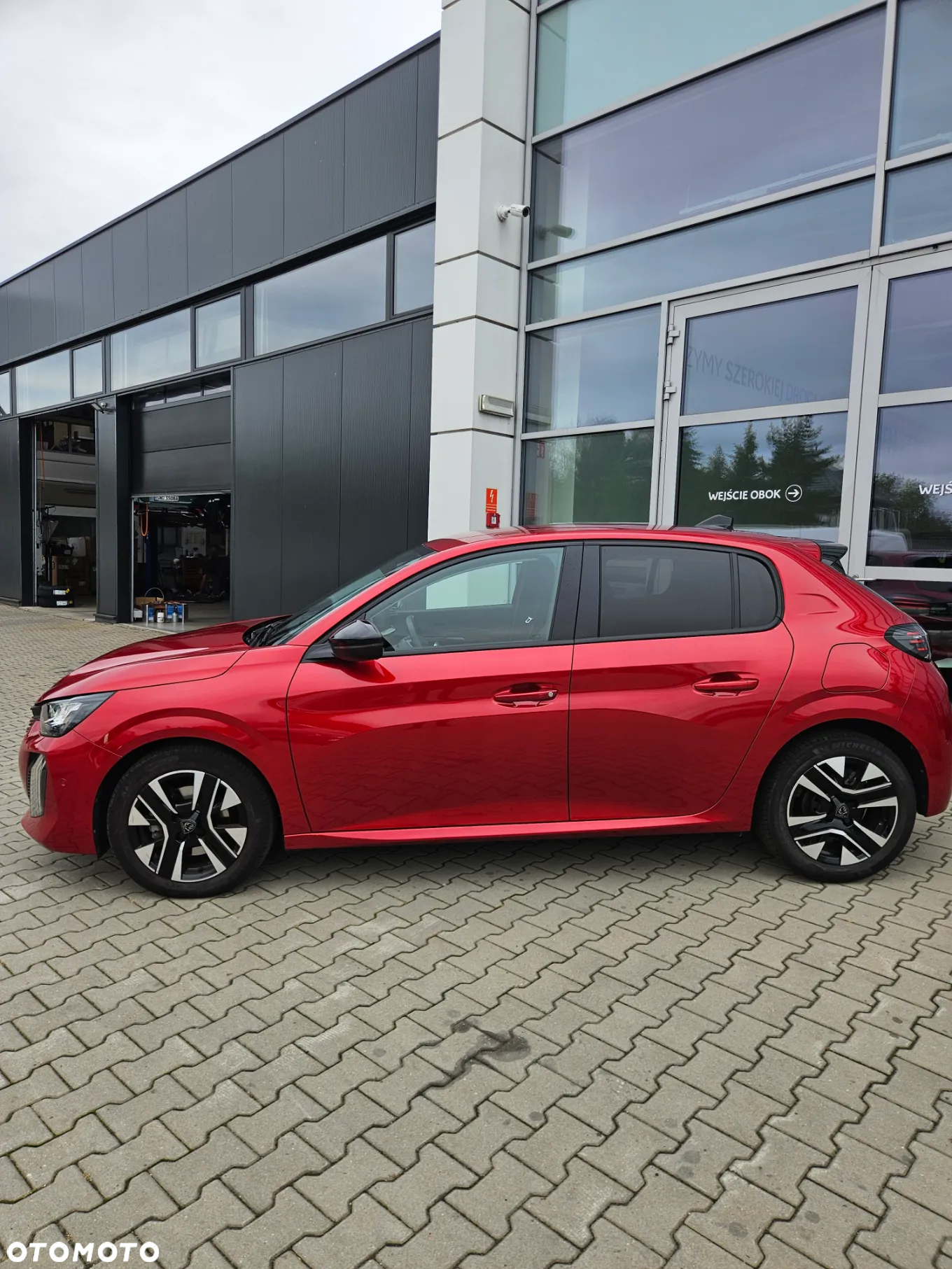 Peugeot 208 1.2 PureTech Allure S&S - 4